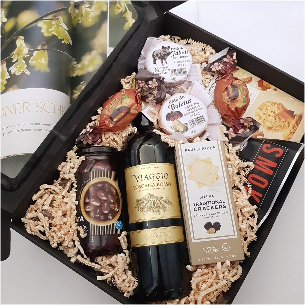Rinkinys su raudonu vynu SAULĖ Rinkinys su raudonu vynu SAULĖ